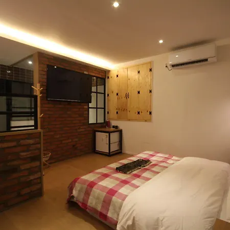 25 Hours Hotel
